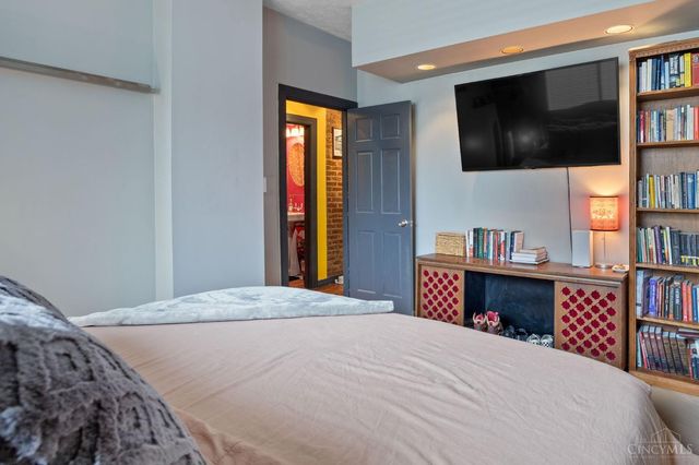 1561 Spring Lawn Avenue, Cincinnati, OH 45223