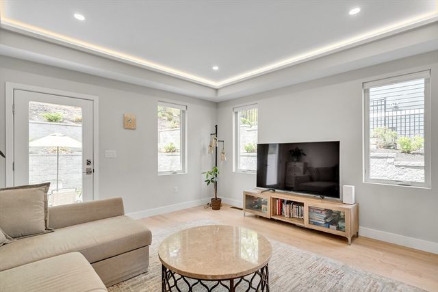366 Massachusetts Ave 366, Lexington, MA 02420