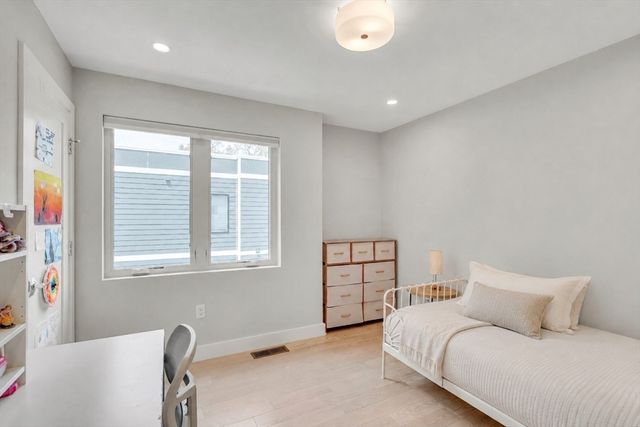 366 Massachusetts Ave 366, Lexington, MA 02420
