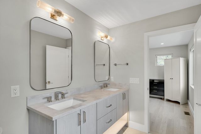 366 Massachusetts Ave 366, Lexington, MA 02420