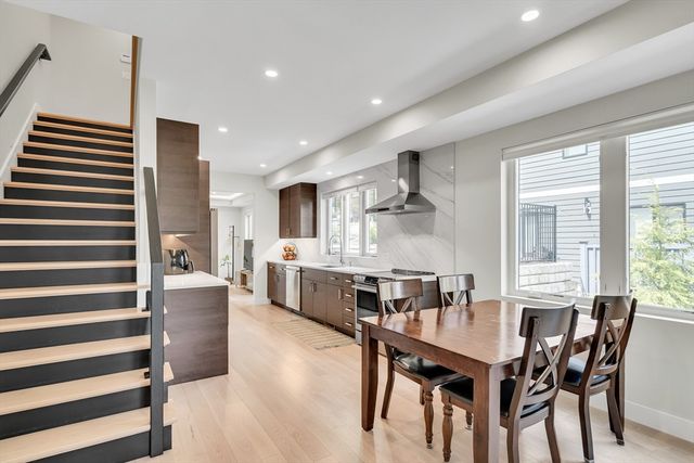 366 Massachusetts Ave 366, Lexington, MA 02420