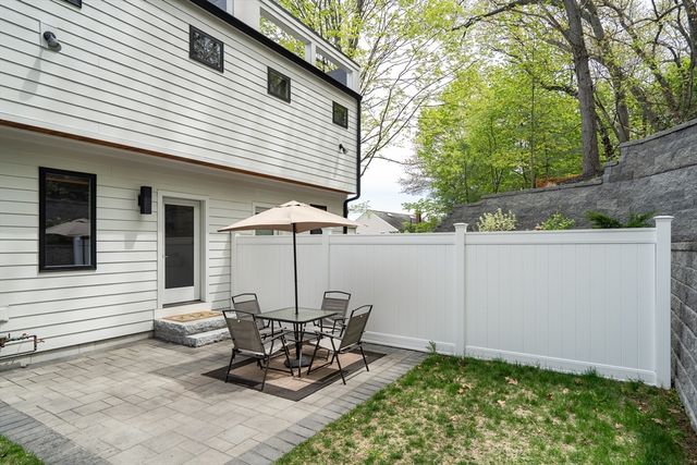 366 Massachusetts Ave 366, Lexington, MA 02420