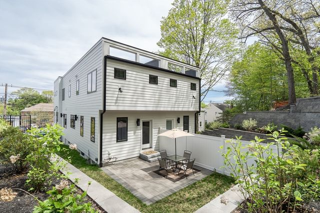 366 Massachusetts Ave 366, Lexington, MA 02420