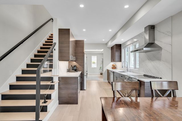 366 Massachusetts Ave 366, Lexington, MA 02420