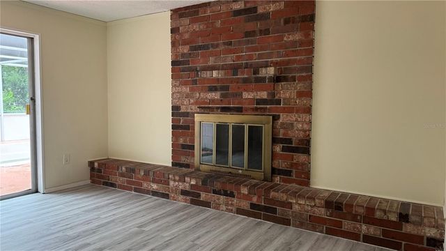 1923 FRUITLAND PARK CIRCLE, Eagle Lake, FL 33839