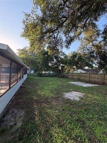 1923 FRUITLAND PARK CIRCLE, Eagle Lake, FL 33839