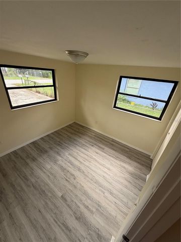 1923 FRUITLAND PARK CIRCLE, Eagle Lake, FL 33839