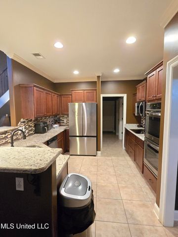 3327 Chateau Pointe Boulevard, Southaven, MS 38672