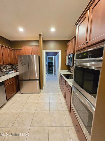 3327 Chateau Pointe Boulevard, Southaven, MS 38672