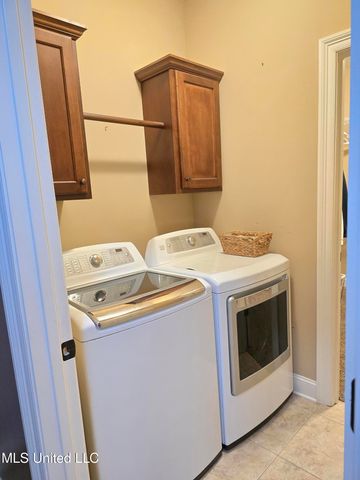 3327 Chateau Pointe Boulevard, Southaven, MS 38672