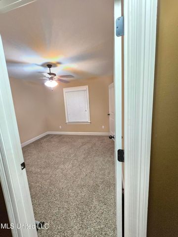 3327 Chateau Pointe Boulevard, Southaven, MS 38672