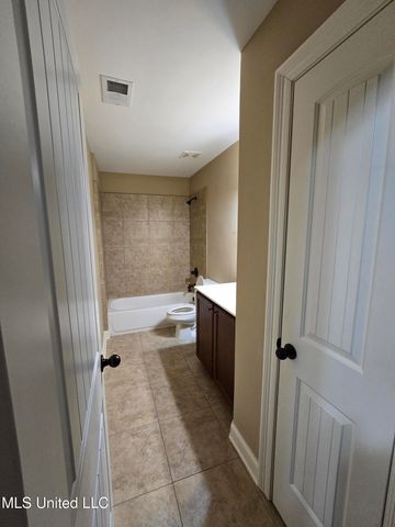 3327 Chateau Pointe Boulevard, Southaven, MS 38672