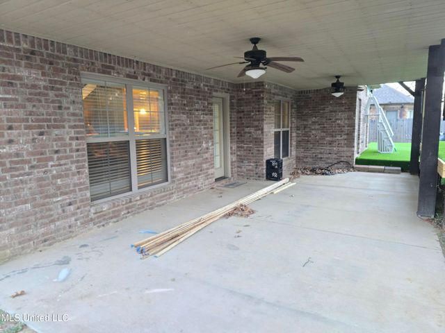 3327 Chateau Pointe Boulevard, Southaven, MS 38672