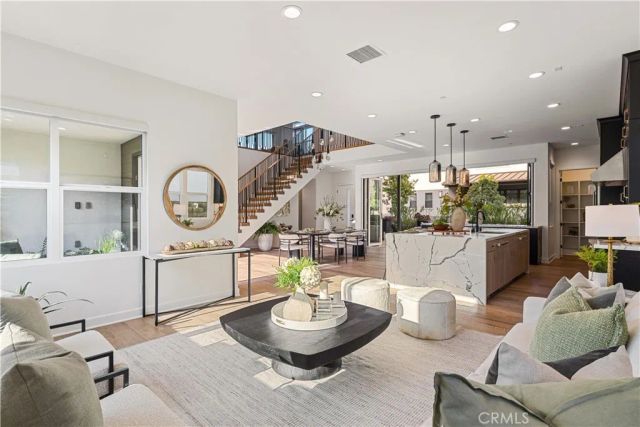 124 Chant, Irvine, CA 92618