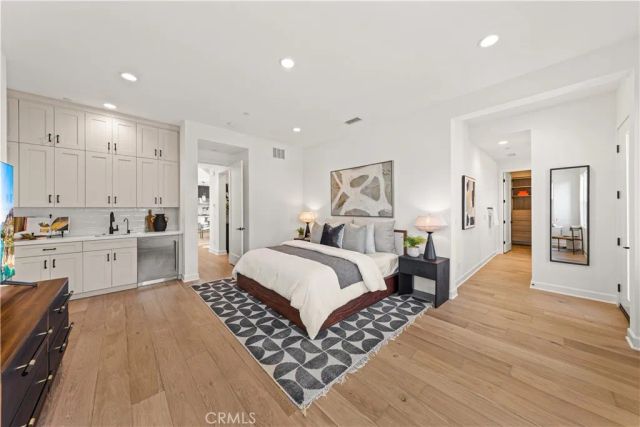 124 Chant, Irvine, CA 92618