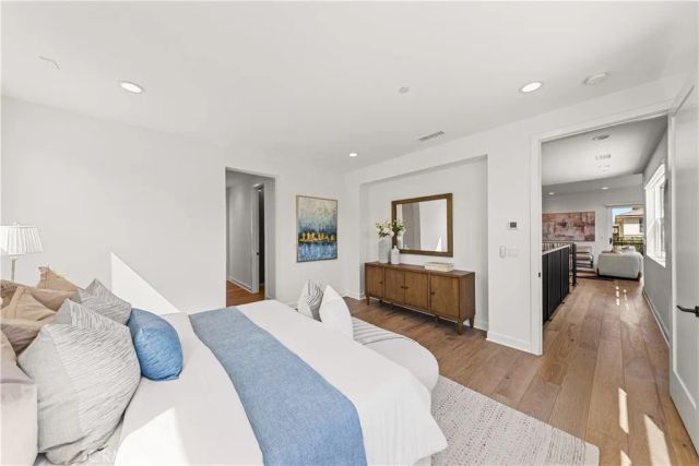 124 Chant, Irvine, CA 92618