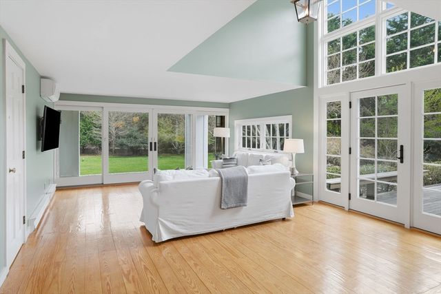 35 Nats Farm Lane, West Tisbury, MA 02575