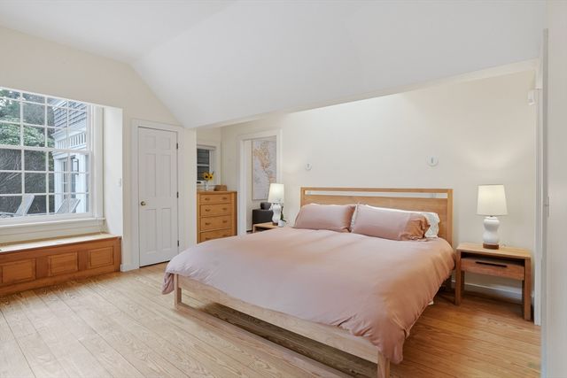 35 Nats Farm Lane, West Tisbury, MA 02575
