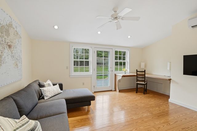 35 Nats Farm Lane, West Tisbury, MA 02575