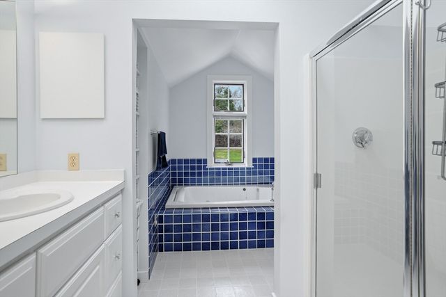 35 Nats Farm Lane, West Tisbury, MA 02575