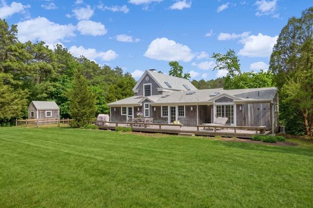 35 Nats Farm Lane, West Tisbury, MA 02575
