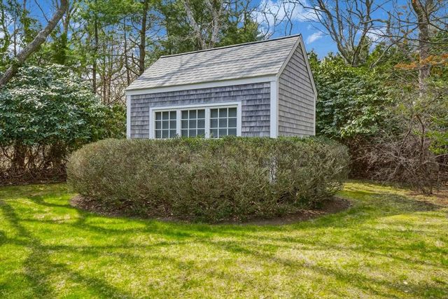 35 Nats Farm Lane, West Tisbury, MA 02575
