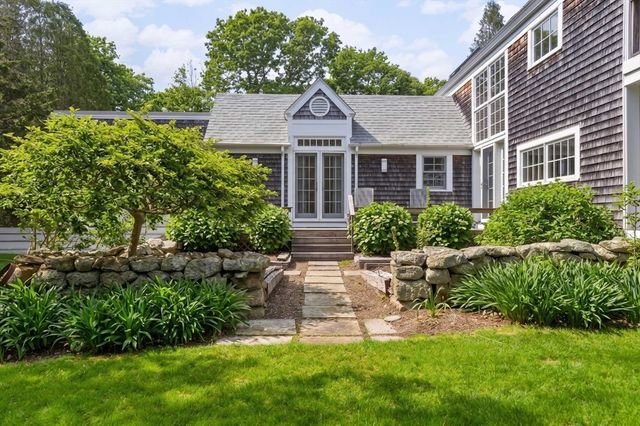 35 Nats Farm Lane, West Tisbury, MA 02575