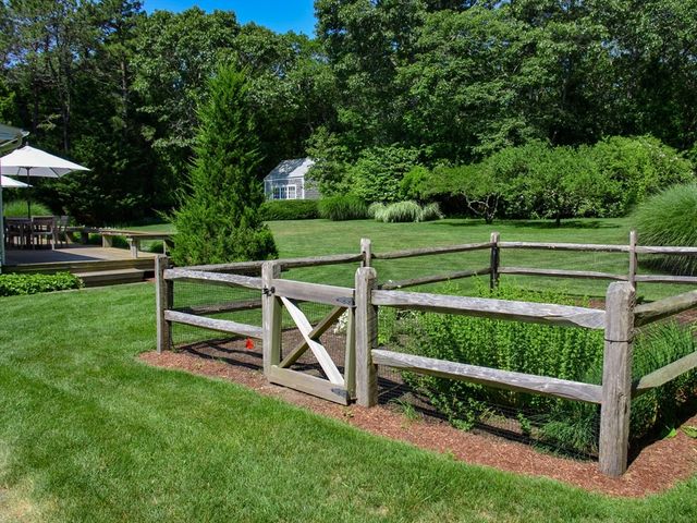 35 Nats Farm Lane, West Tisbury, MA 02575