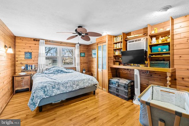 8192 OAKGLEN RD, Manassas, VA 20110