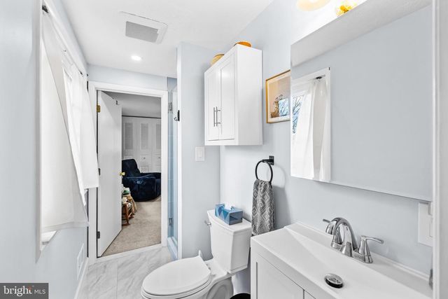 8192 OAKGLEN RD, Manassas, VA 20110