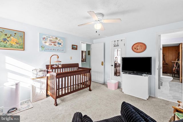 8192 OAKGLEN RD, Manassas, VA 20110