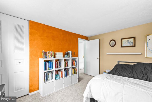 8192 OAKGLEN RD, Manassas, VA 20110