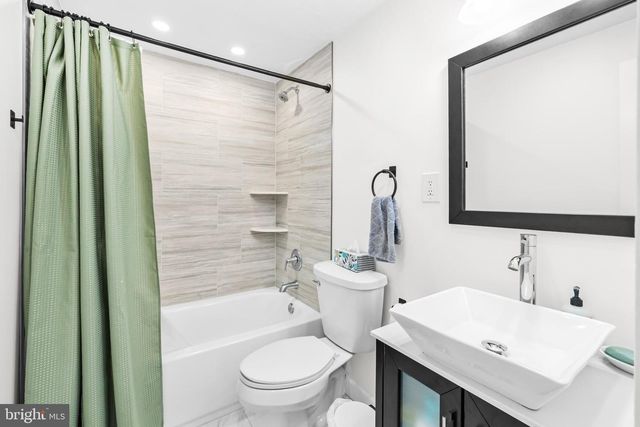 8192 OAKGLEN RD, Manassas, VA 20110