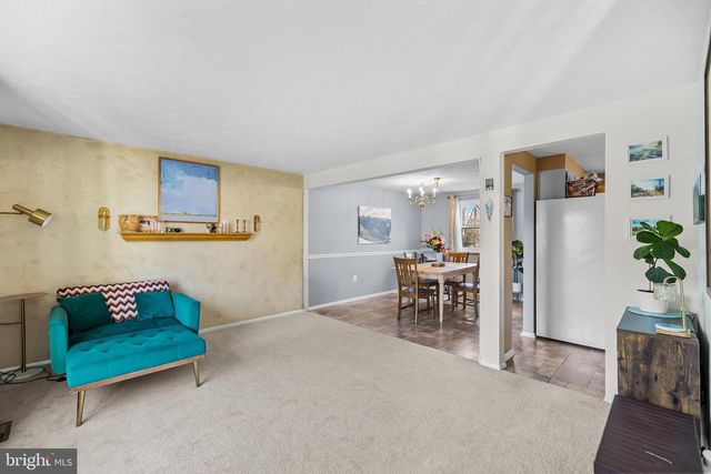 8192 OAKGLEN RD, Manassas, VA 20110