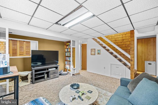 8192 OAKGLEN RD, Manassas, VA 20110