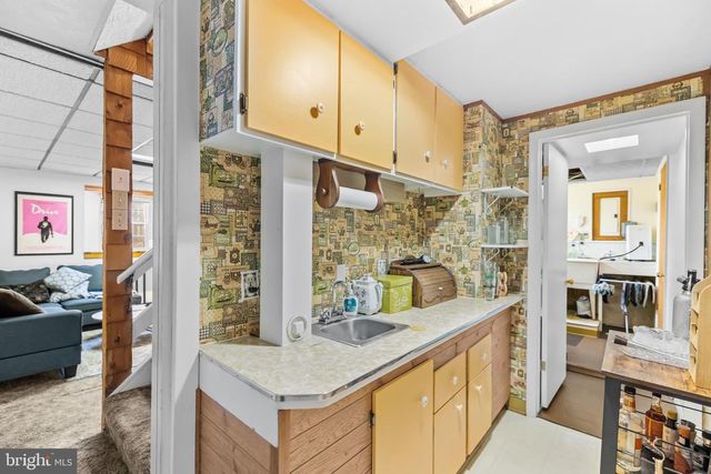 8192 OAKGLEN RD, Manassas, VA 20110