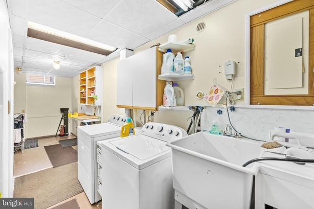 8192 OAKGLEN RD, Manassas, VA 20110