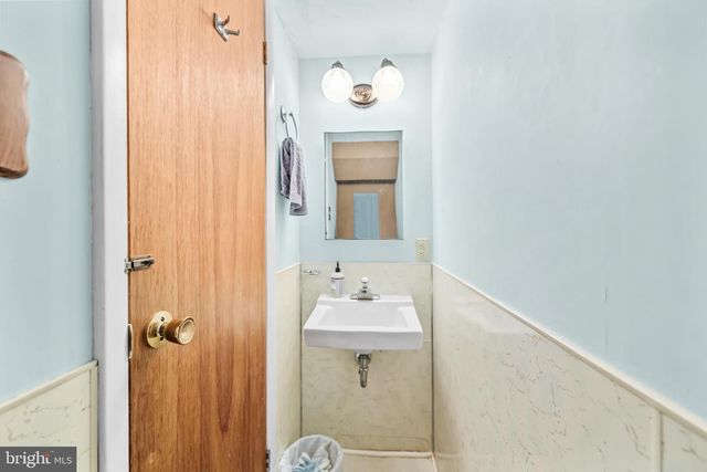 8192 OAKGLEN RD, Manassas, VA 20110