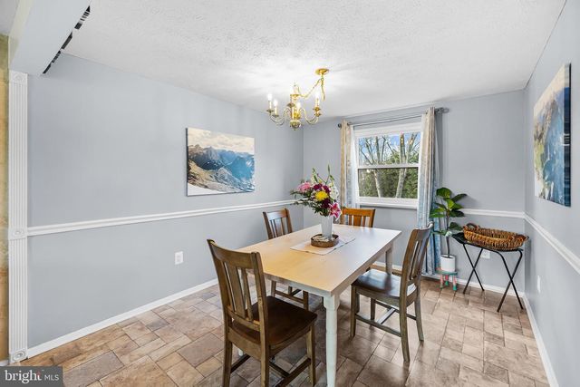 8192 OAKGLEN RD, Manassas, VA 20110