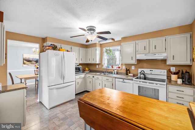 8192 OAKGLEN RD, Manassas, VA 20110