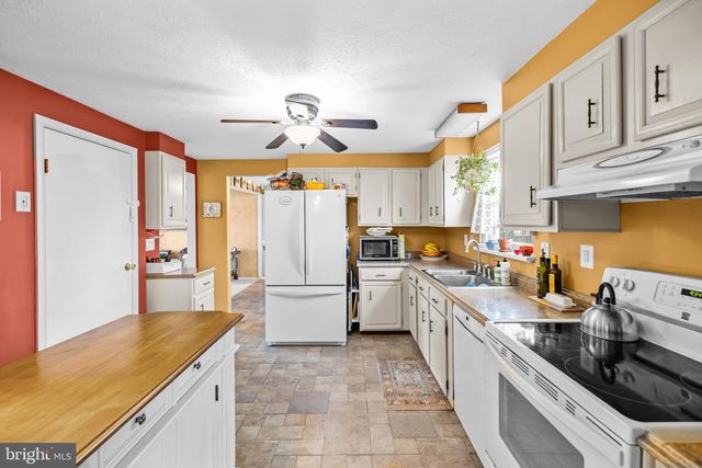 8192 OAKGLEN RD, Manassas, VA 20110