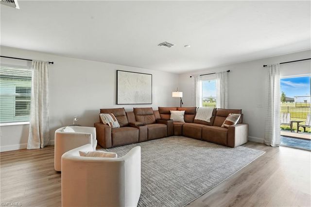 17765 Paradiso WAY, North Fort Myers, FL 33917