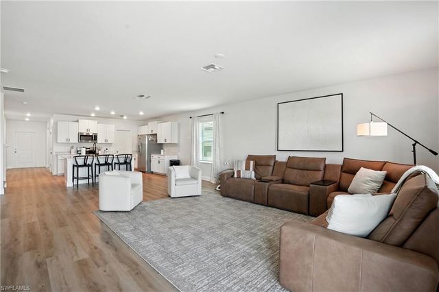 17765 Paradiso WAY, North Fort Myers, FL 33917
