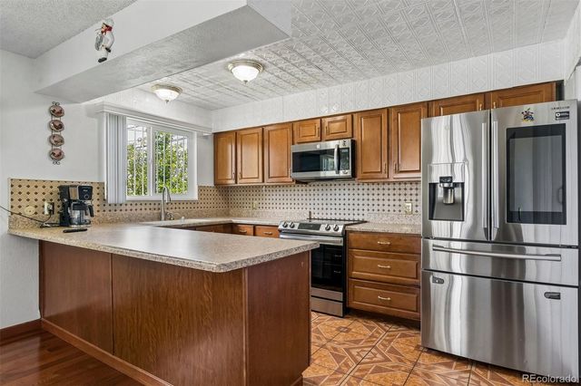 1024 S Alkire Street, Lakewood, CO 80228