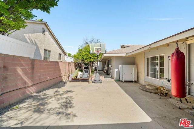 7705 Ben Avenue, North Hollywood (los Angeles), CA 91605
