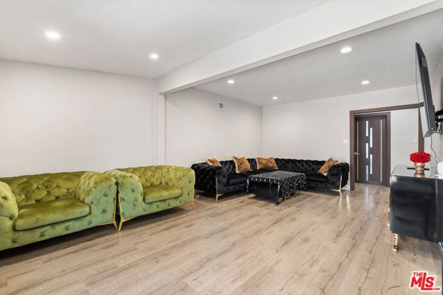 7705 Ben Avenue, North Hollywood (los Angeles), CA 91605