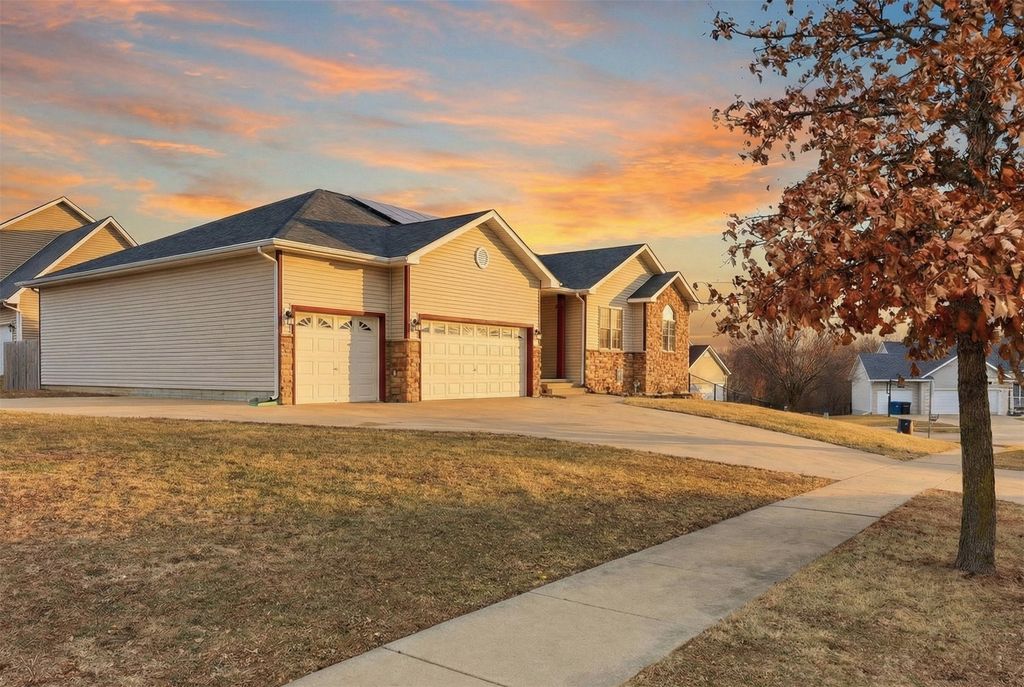 3112 Hart Avenue, Des Moines, IA 50320