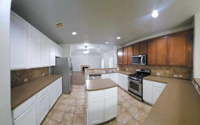 8614 Briar Oaks Lane, Baytown, TX 77523