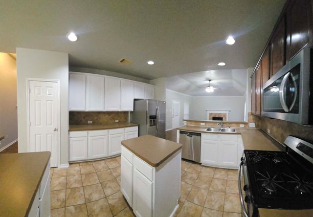 8614 Briar Oaks Lane, Baytown, TX 77523