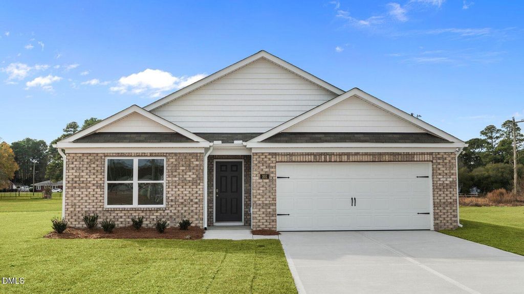 201 Wood Street, La Grange, NC 28551